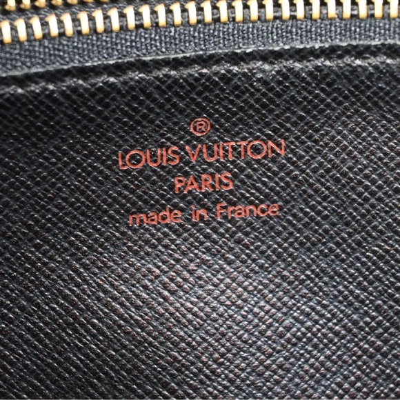 LOUIS VUITTON S-LOCK EPI CLUTCH ON A CHAIN CROSSBODY. - Picture 14 of 15